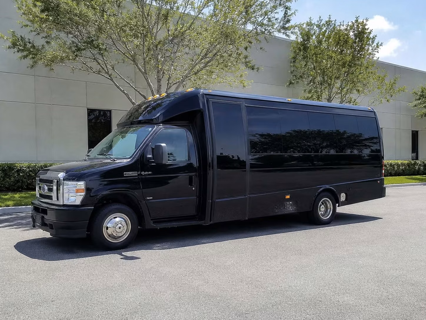 minibus rentals for smaller prom groups in the east bay